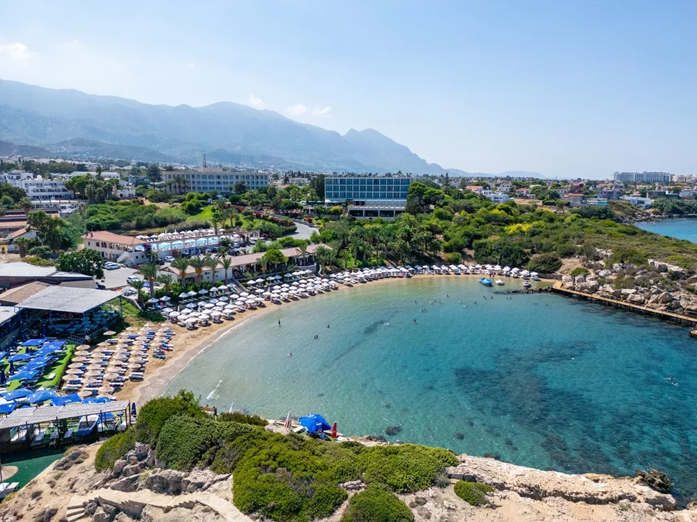 Beach & Pool