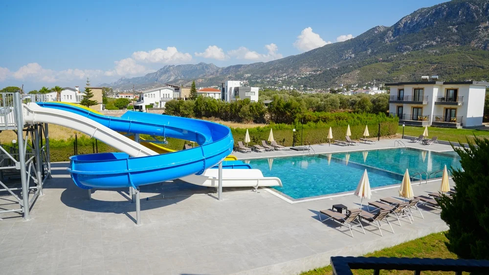 Beach & Pool