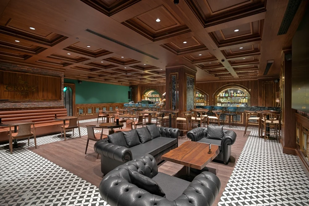 Restaurant & Bar
