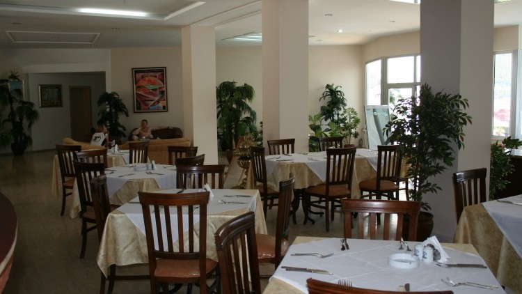 Restaurant ve Bar