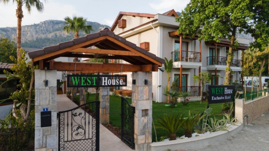 West House Exclusive Hotel