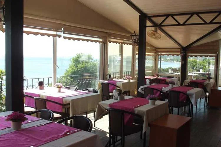 Restaurant ve Bar