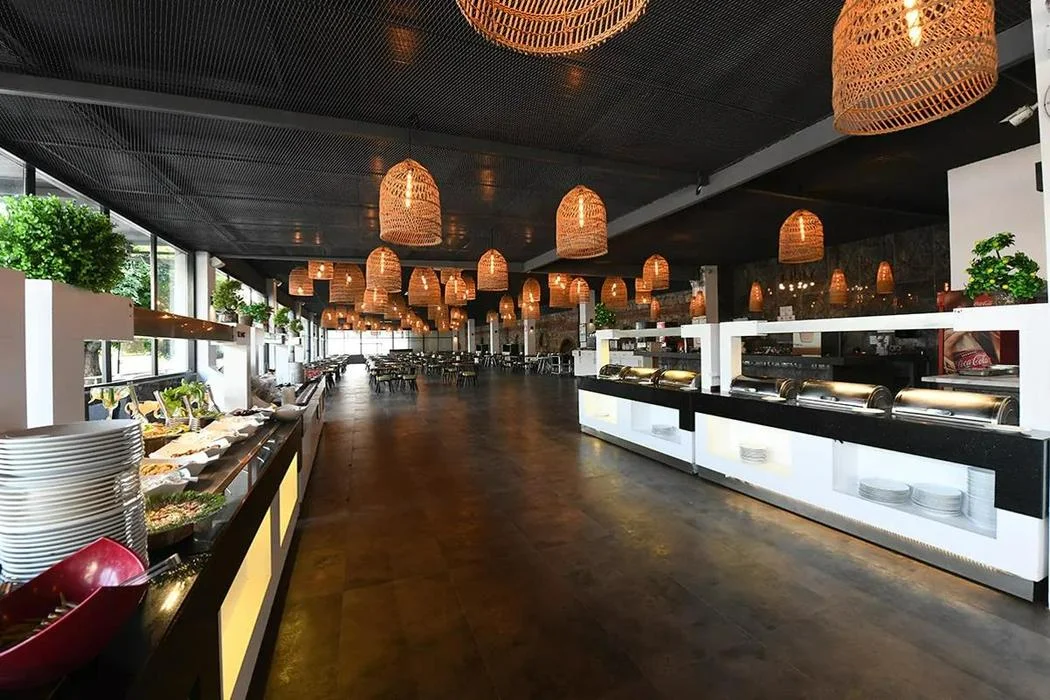 Restaurant ve Bar